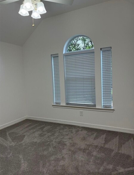 Building Photo - 3818 Treasure Island Dr