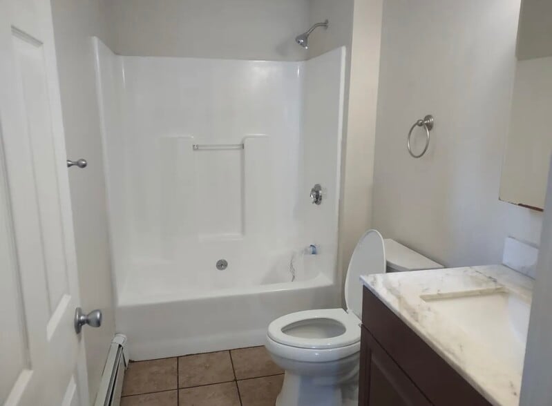 Building Photo - 71 Bowling Ln