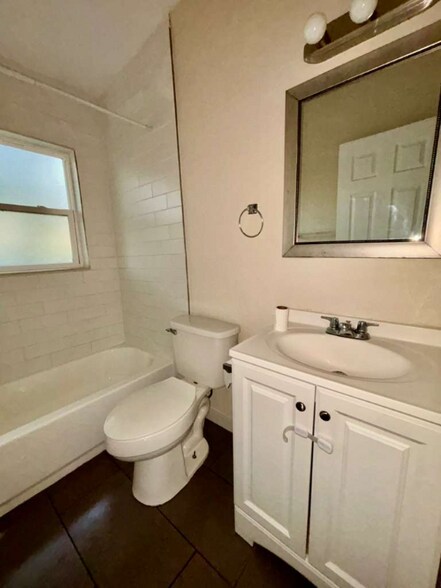 Building Photo - 4314 Silver Star Rd