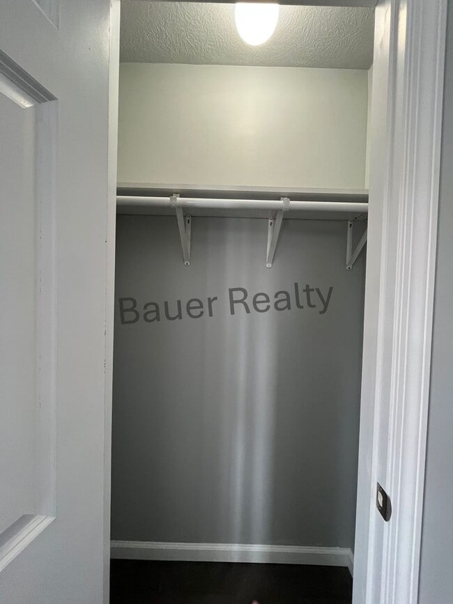 Building Photo - nf103