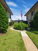 Pathway Between Buildings - 116 Fairway Ct