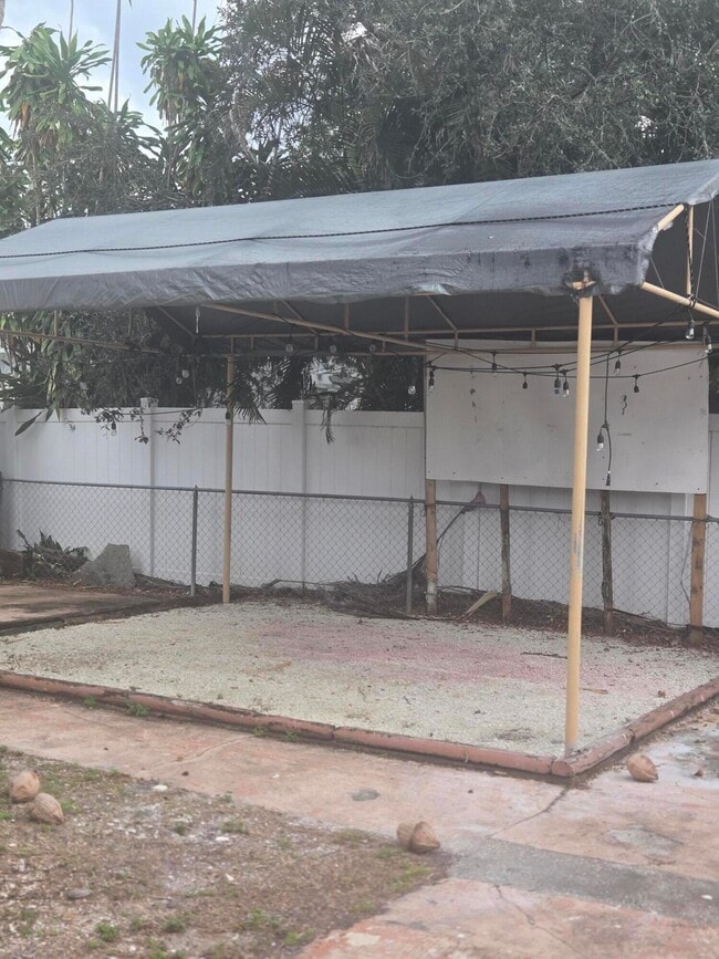 Building Photo - 930 N K St