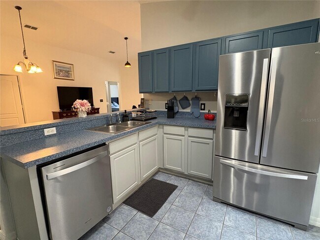 Building Photo - 893 Sandy Ridge Dr