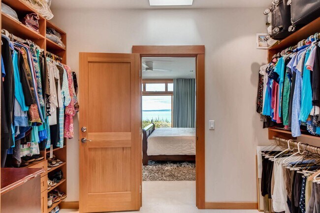 Building Photo - Blue Ridge Waterfront Home