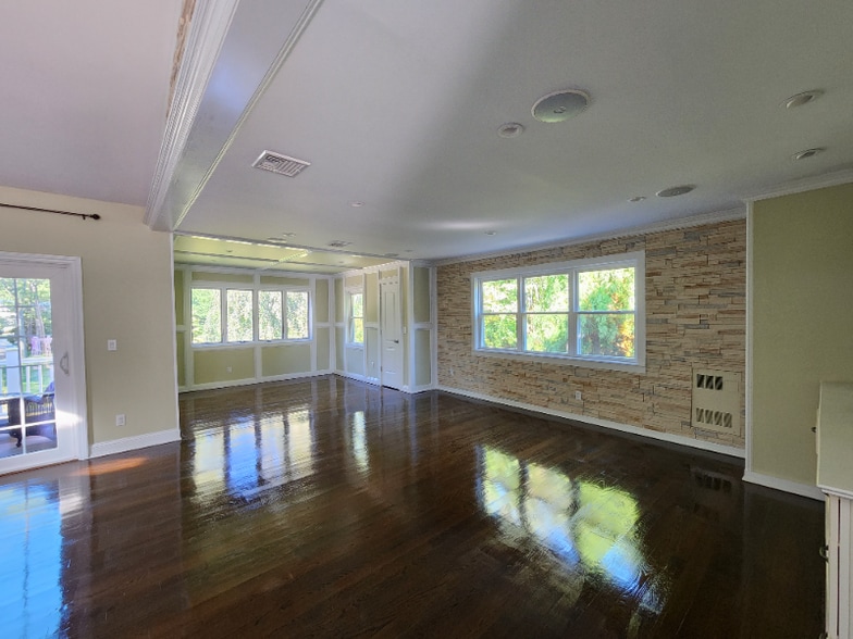 Building Photo - 56 Frowein Rd