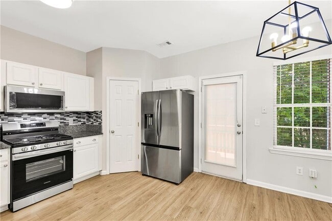 Building Photo - 3160 Mill Springs Cir NE