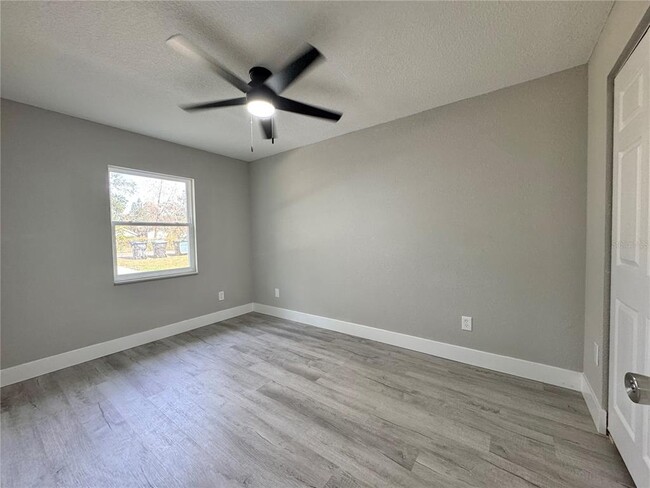 Building Photo - 2346 Section Dr