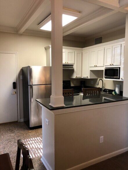 Building Photo - 213 Bendel Rd