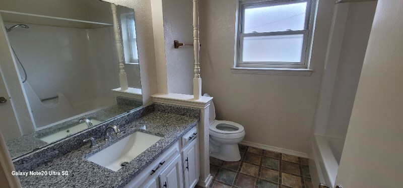 Building Photo - 2102 Berkner Dr