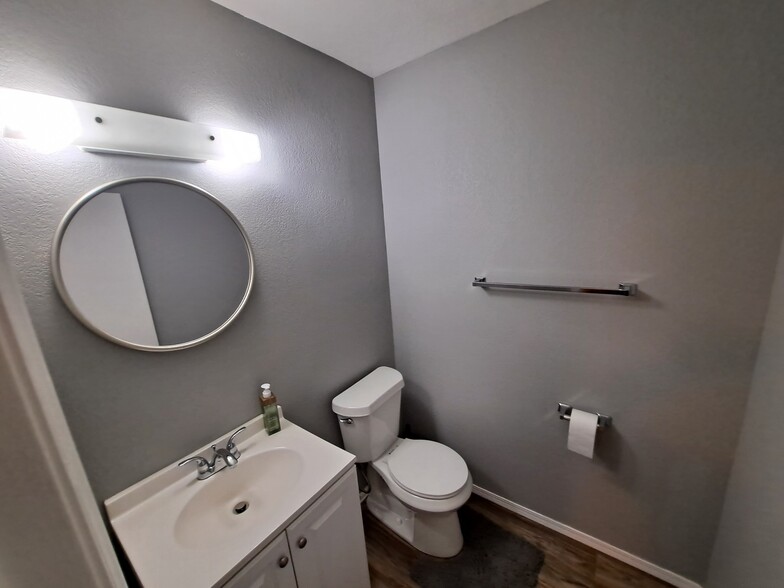 Building Photo - 1241 Firefly Cir