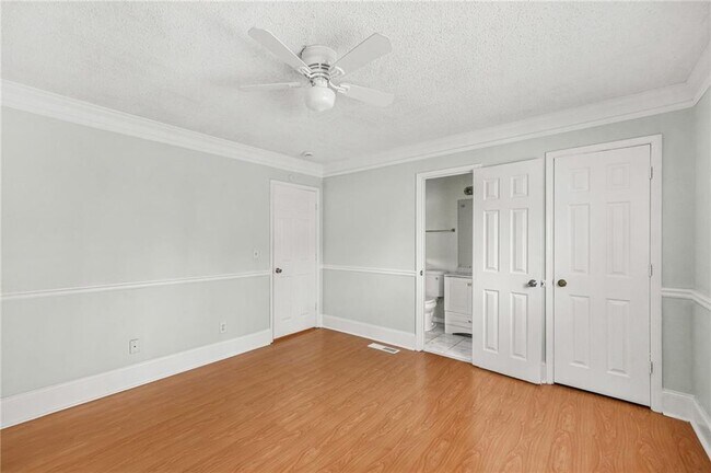 Building Photo - 140 Davis Mill Ct