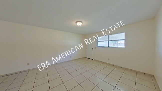 Building Photo - 126 Twin Trees Dr