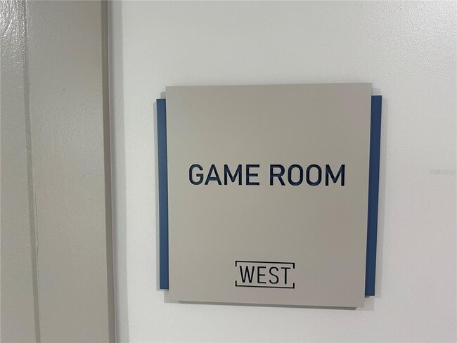 Building Photo - 1 Key Capri