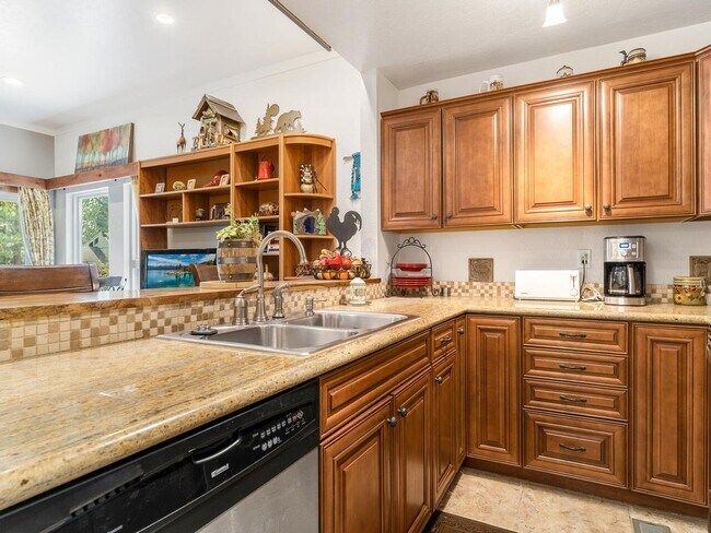 Building Photo - Incline Village: Condo - 2 Bedrooms, 2 Bat...