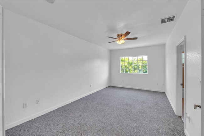 Building Photo - 3664 NW 29th Ct