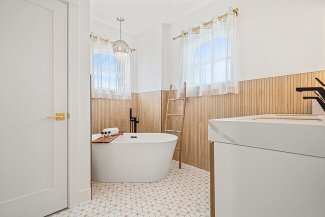 Building Photo - 20 St Francis Dr S