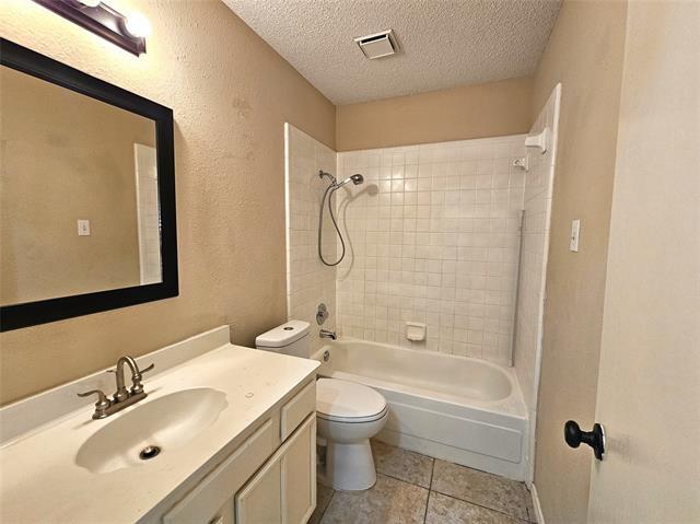 Building Photo - 2705 Francisco Dr