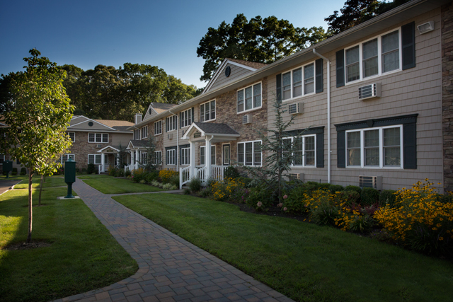 Primary Photo - Fairfield Plaza West At West Sayville