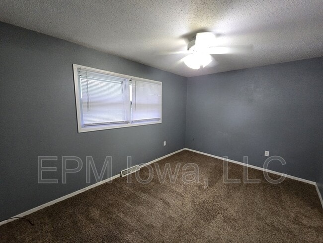 Building Photo - 1407 Robin Rd