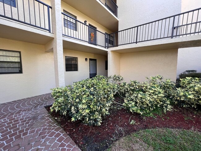 Building Photo - 2050 Oleander Blvd