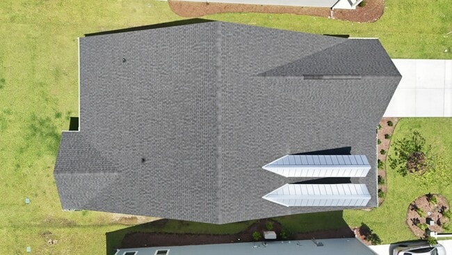 Building Photo - 3084 Claredon St