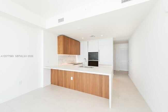 Building Photo - 1400 Biscayne Blvd