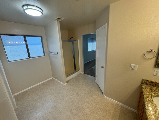 Building Photo - 3793 S Chaparral Rd