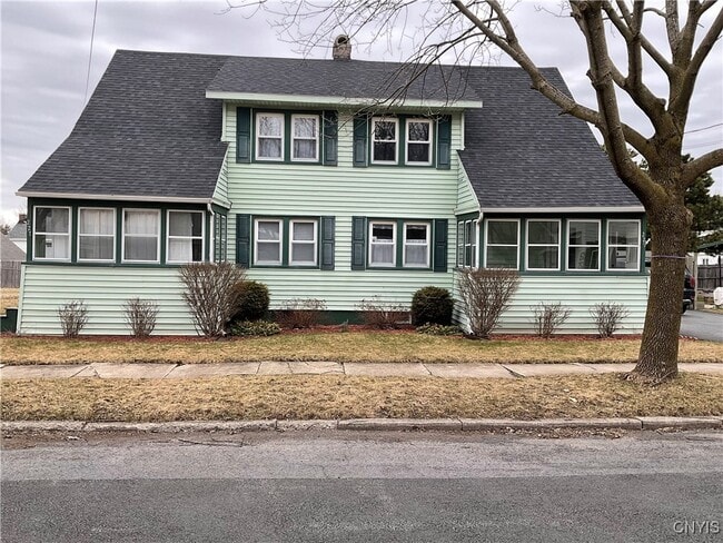 Primary Photo - 229 Francis St