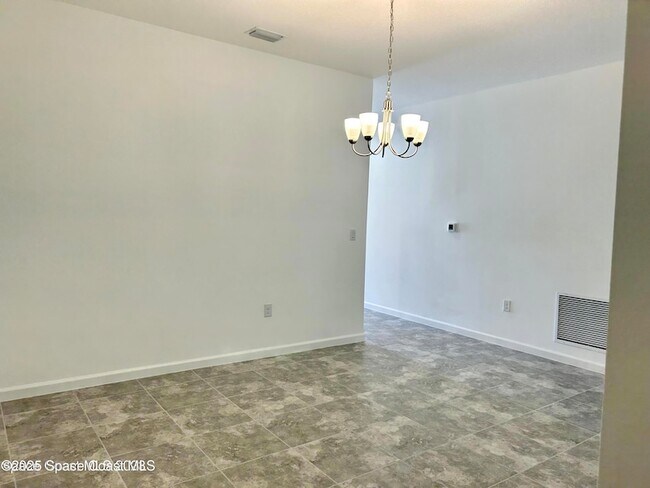 Building Photo - 2320 Arctic Cir