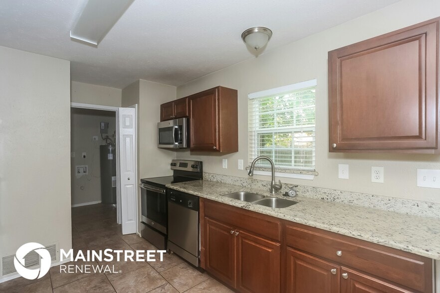 Building Photo - 702 Southridge Ct