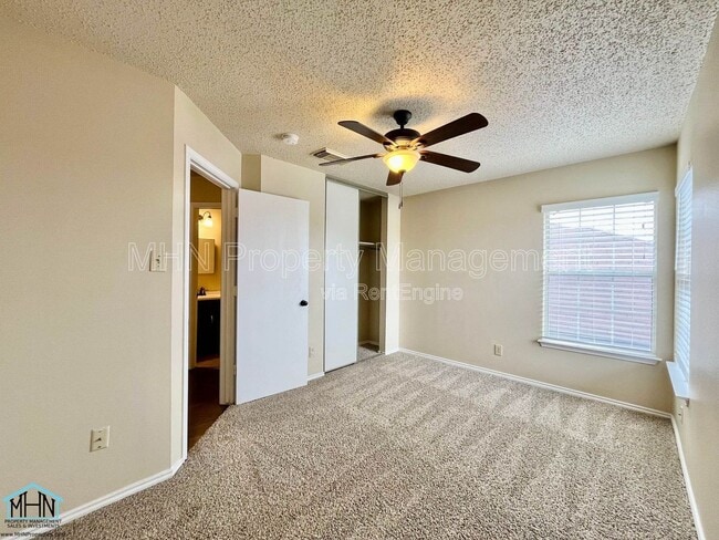 Building Photo - 6106 Secret Shores