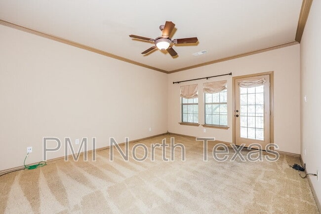 Building Photo - 5379 Balmoral Dr