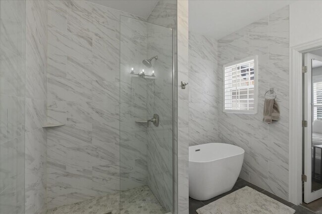 Building Photo - 1828 W Berenice Ave