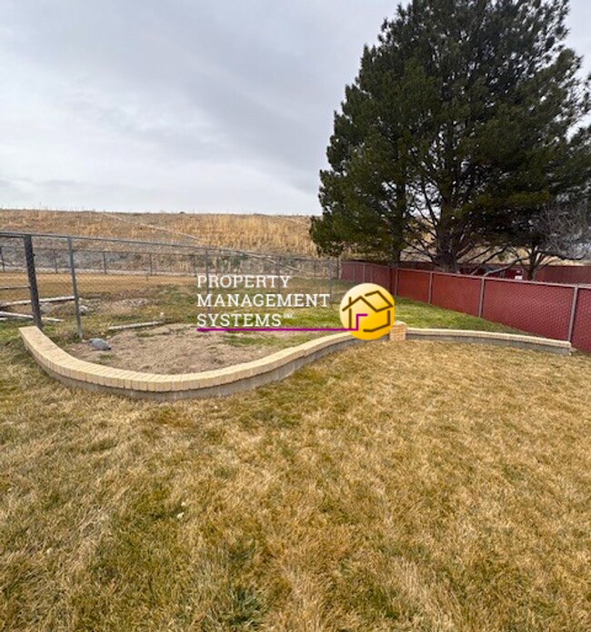 Building Photo - Lovely 3 Bedroom Rambler in West Jordan!