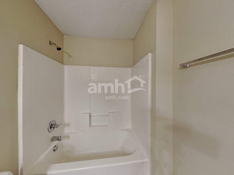 Building Photo - 12712 Daylight Trl