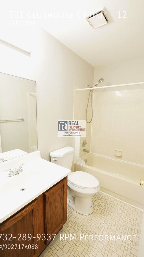 Building Photo - 531 Clubhouse Ct