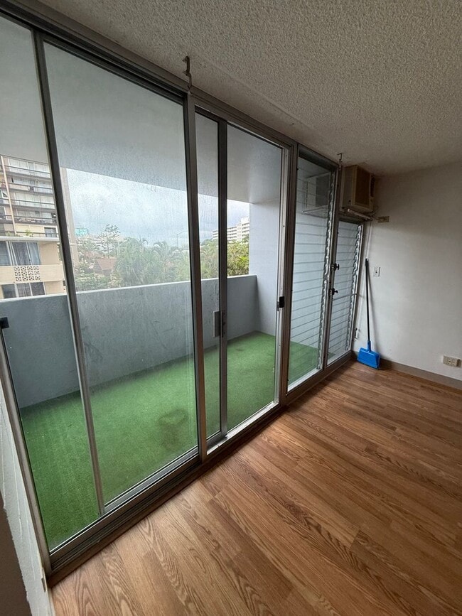 Building Photo - Ward Studio