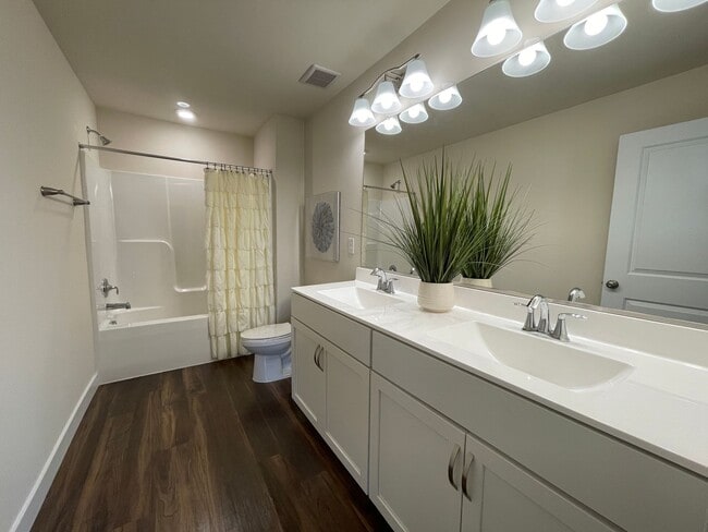 Building Photo - Heron | 3 Bed 2.5 Bath | Garage | 1800 sf ...