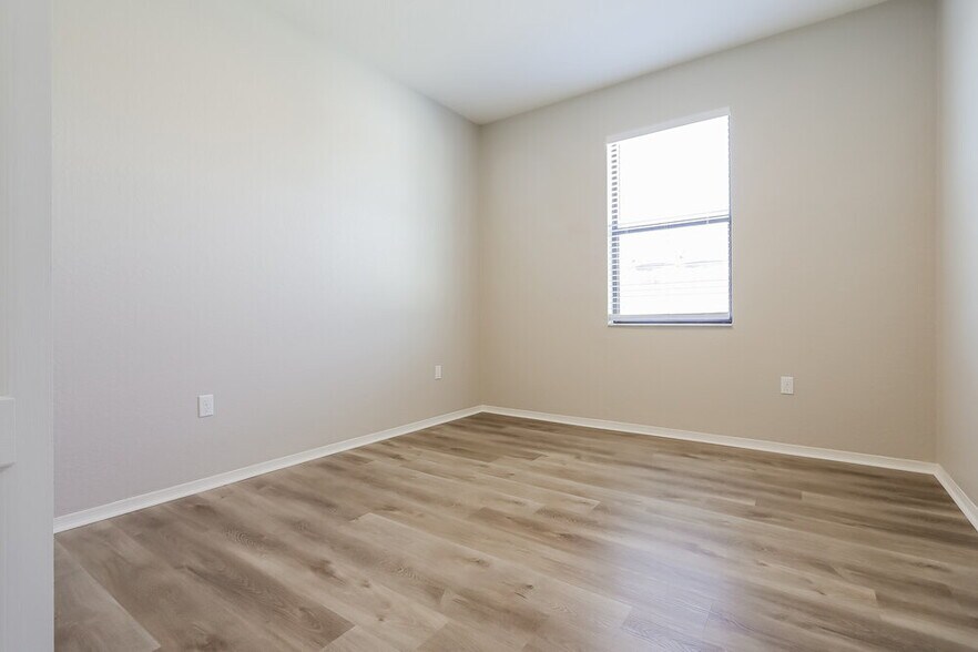 Building Photo - 5728 Woodruff Way