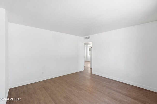 Building Photo - 4026 E Alhambra Pl
