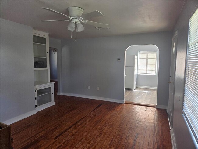 Building Photo - 101 E Atwater Ave