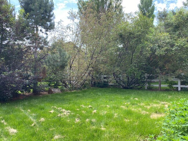 Building Photo - $300 Off 1st Month if Lease Starts by 4/10!