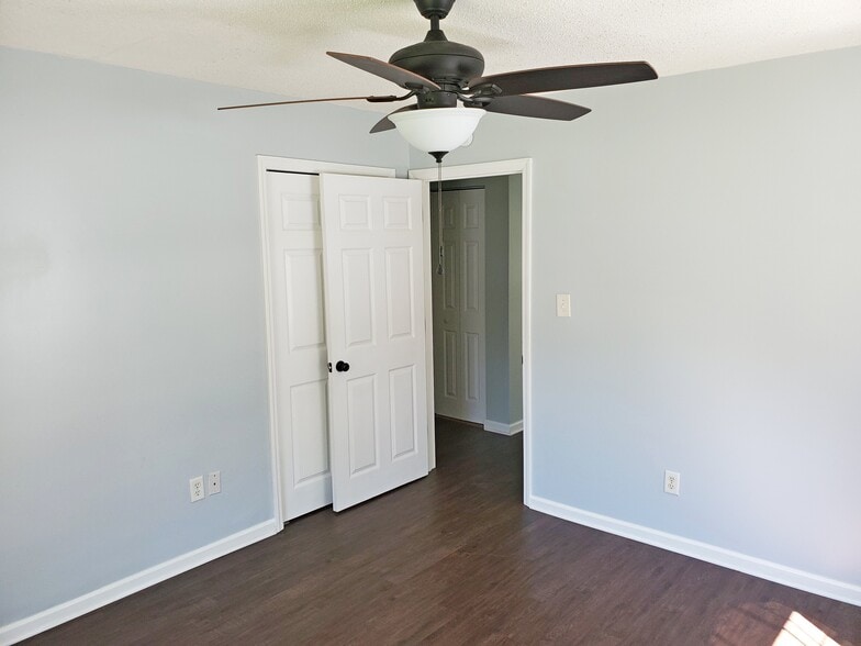Building Photo - 1730 Pinckney Park Dr