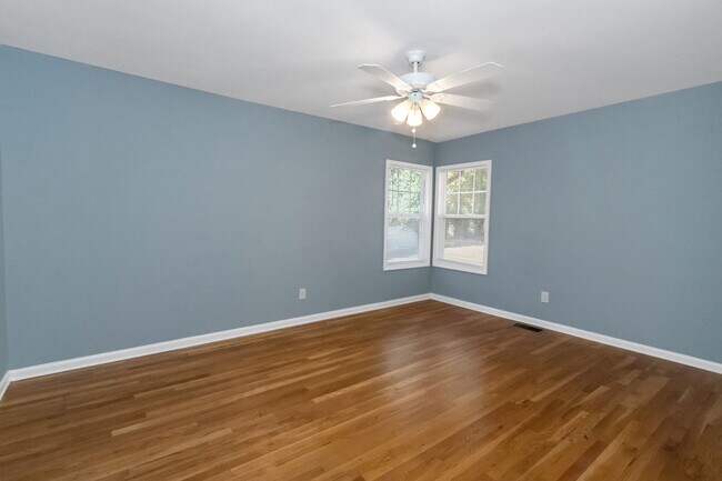 Building Photo - WELCOME HOME!