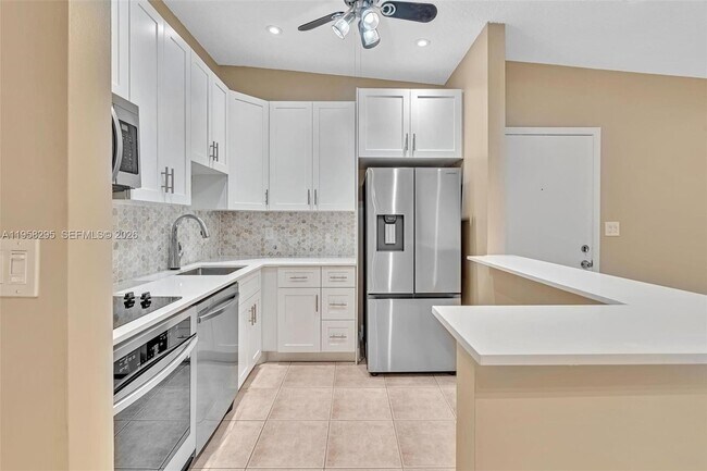 Building Photo - 9487 W McNab Rd