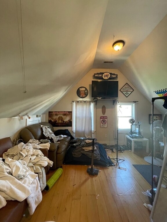 Building Photo - 28 Thornley St