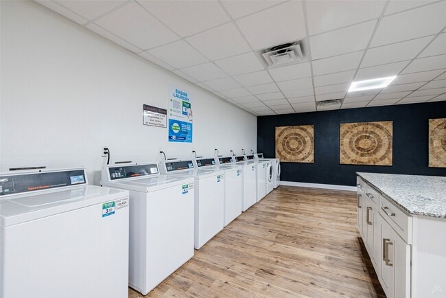 Building Photo - 14703 Park Row Blvd