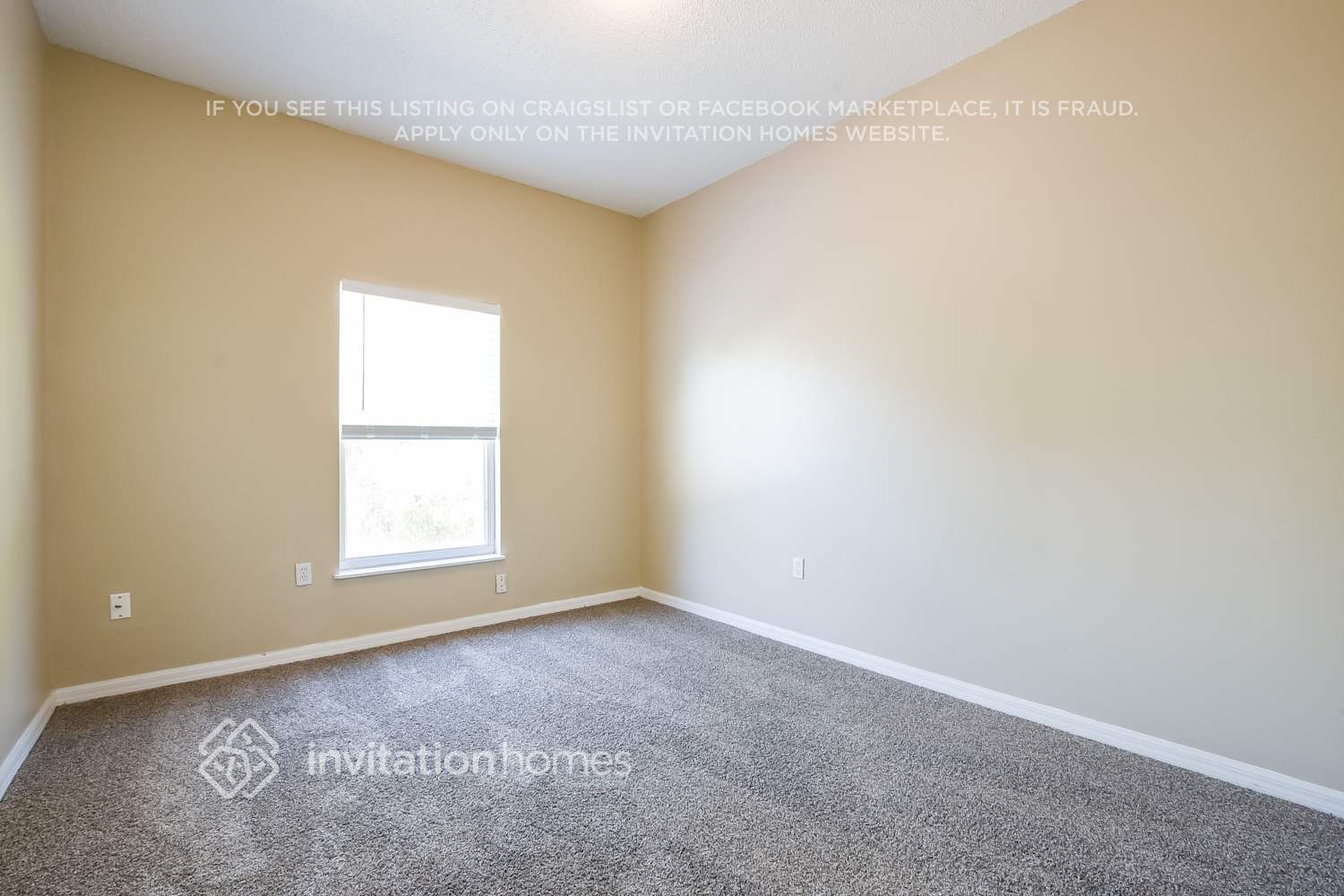Building Photo - 371 Pebble Ct