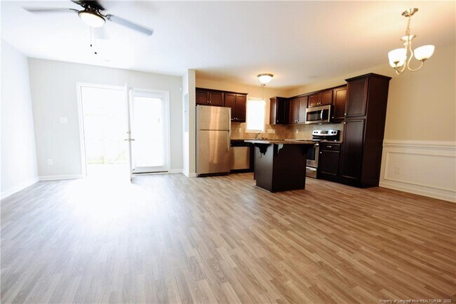 Building Photo - 2660 Middle Br Bnd