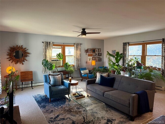 Building Photo - 322 E Beech St